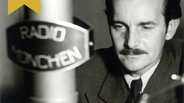 Fred Rauch vor Mikrofon | Bild: BR Historisches Archiv