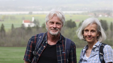 Werner Schmidbauer und Ursula Münch auf dem 1.172 Meter hohen "Hornburg" bei Schwangau. | Bild: BR/Werner Schmidbauer